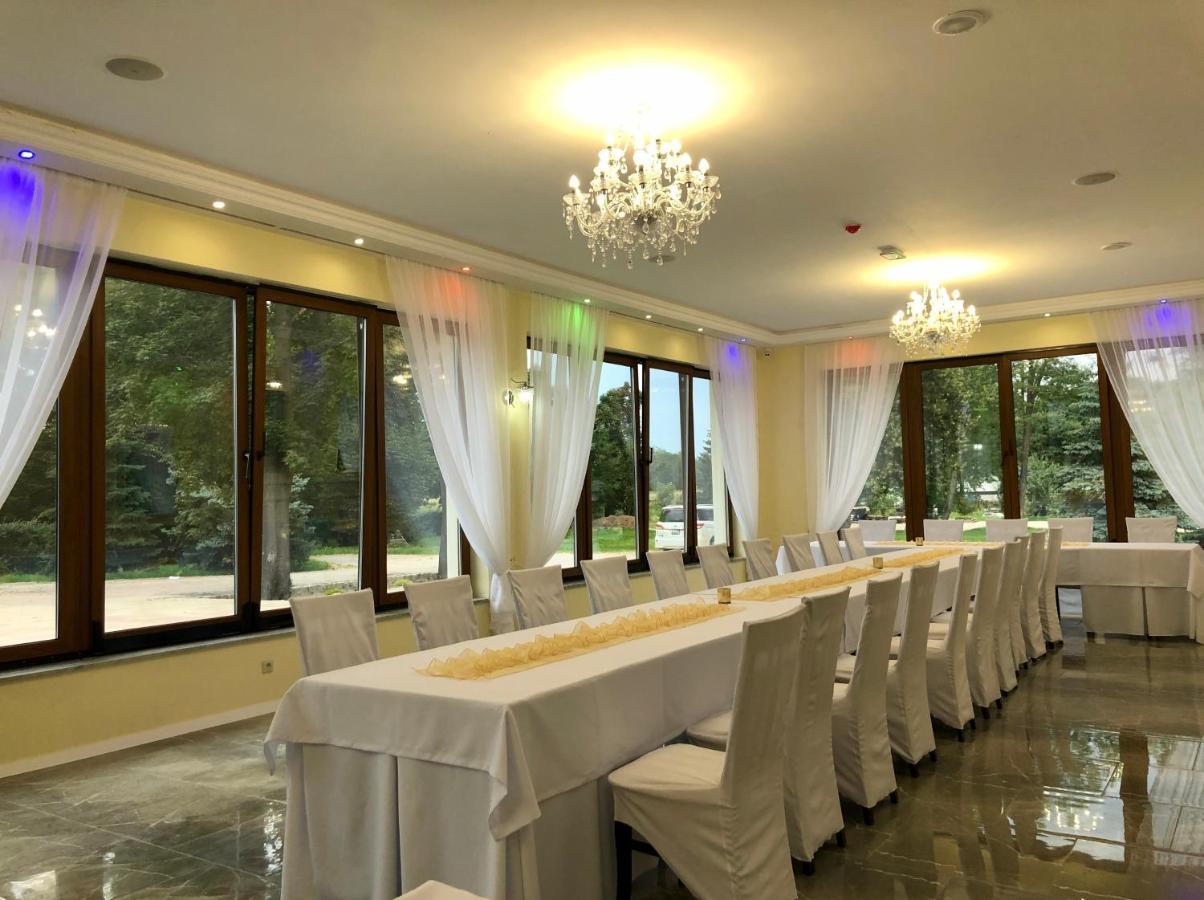 Hotel I Restauracja Admiral Legnica Exterior photo