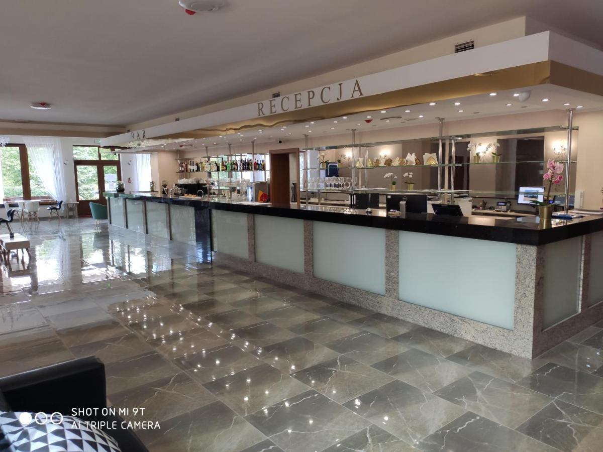 Hotel I Restauracja Admiral Legnica Exterior photo