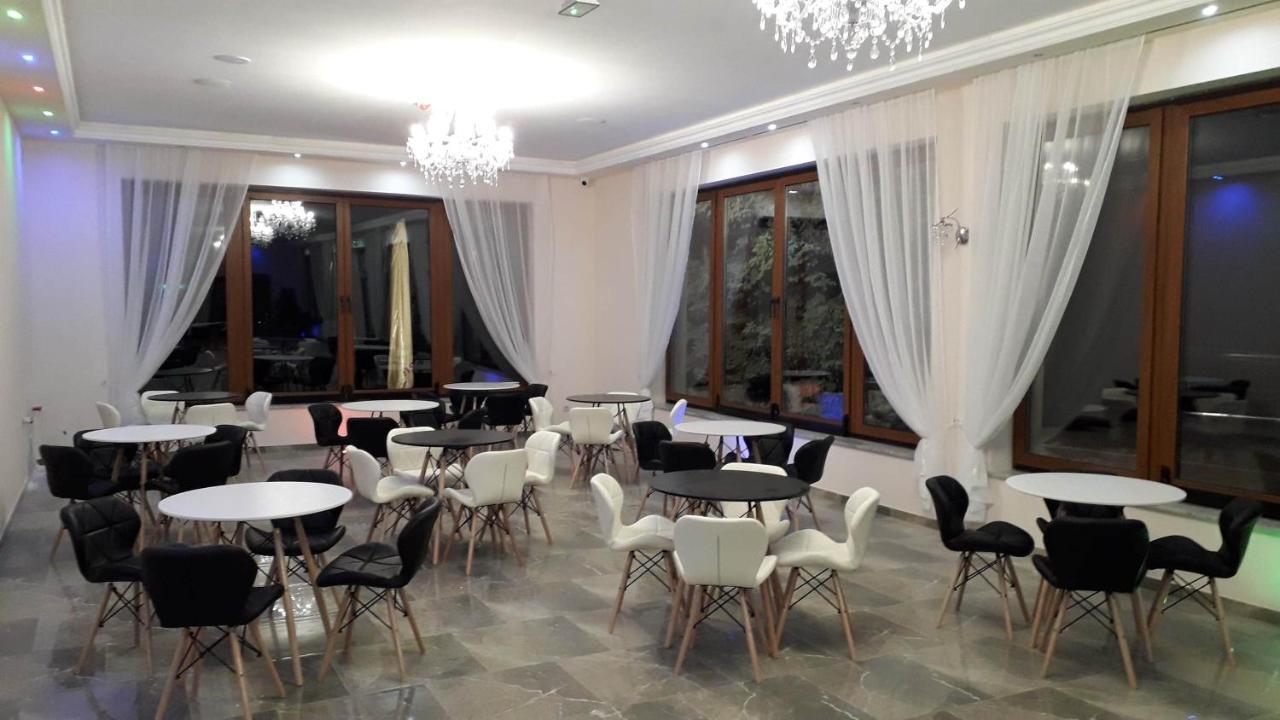 Hotel I Restauracja Admiral Legnica Exterior photo