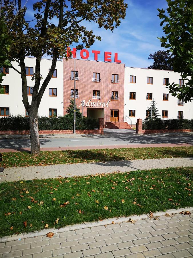 Hotel I Restauracja Admiral Legnica Exterior photo